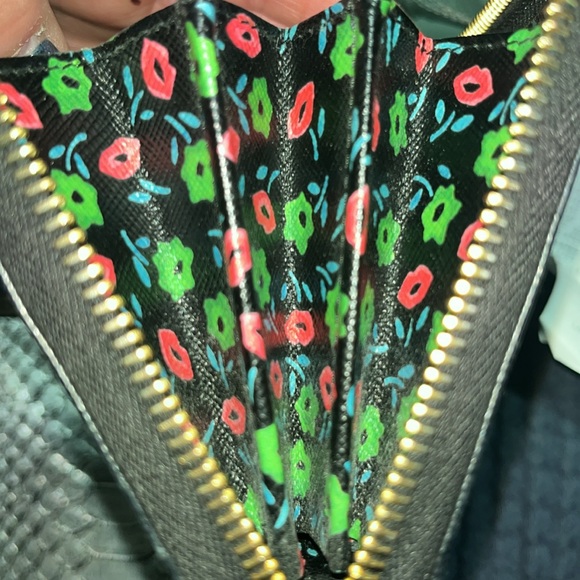 # 610-Prada safiano black leather wallet with blooming 🌺 card inserts.no defects - Picture 10 of 13